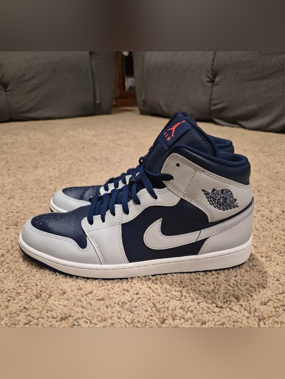 Jordan 1 Mid